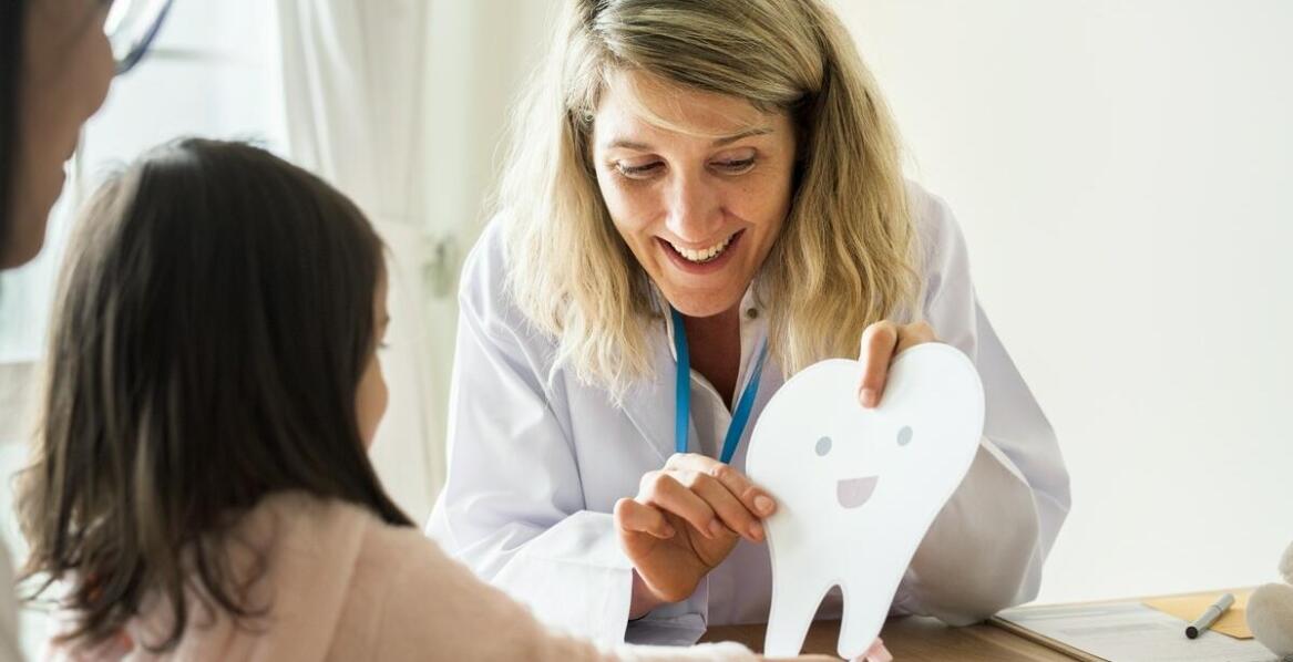 Rola dentysty dziecięcego w kształtowaniu zdrowych nawyków higienicznych u dzieci