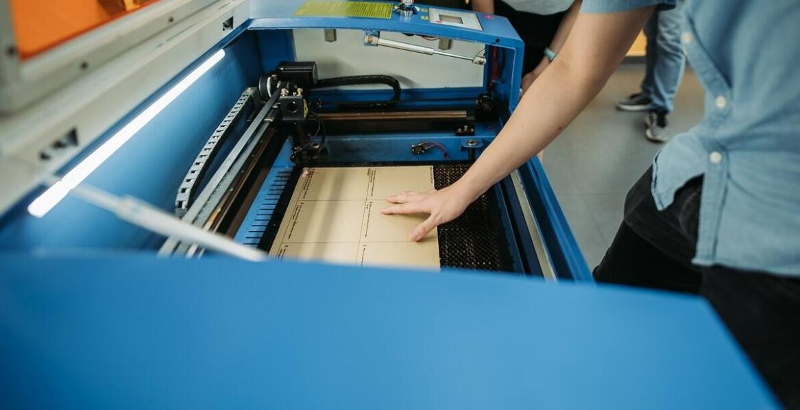 Przyszłość technologii wycinania laserowego w kontekście globalnych trendów gastronomicznych