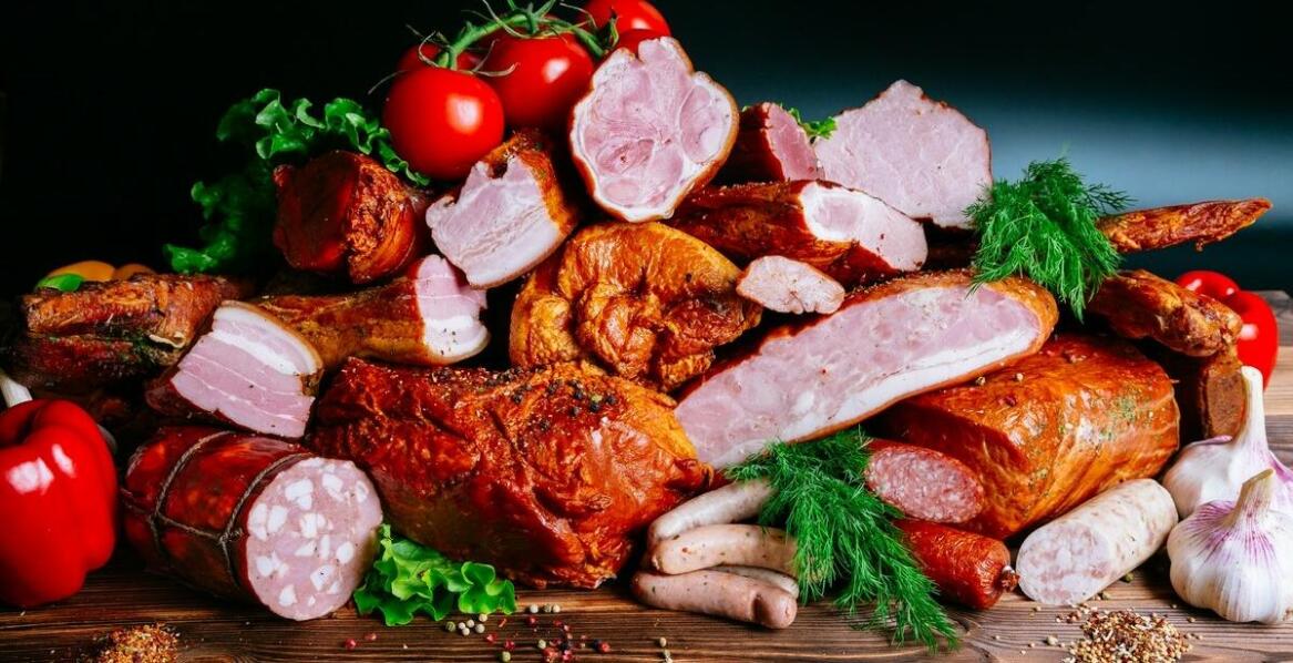 Dlaczego warto wybierać przysmaki wieprzowe dla starszych psów?