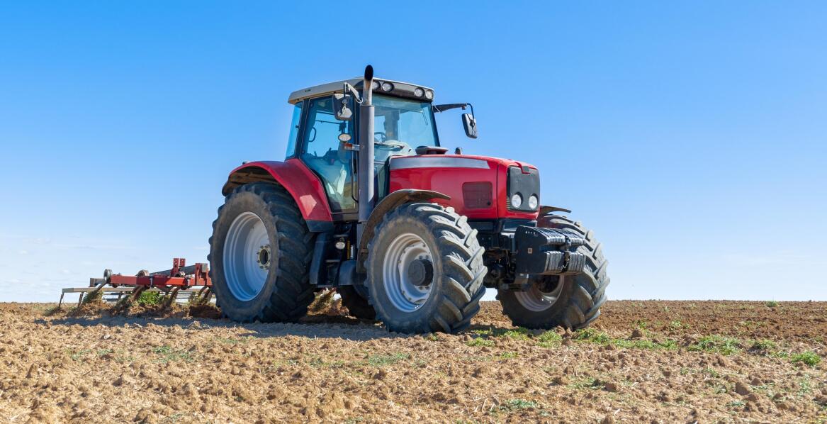 Welches Beleuchtungssystem sollte ein landwirtschaftlicher Traktor haben?