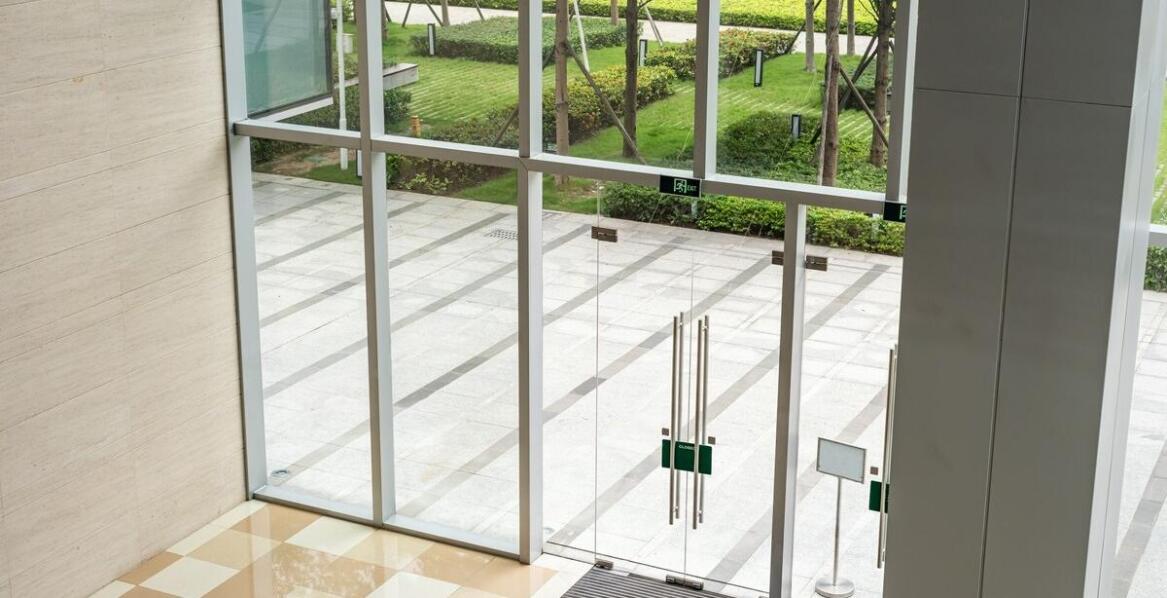 How Customizable Entrance Mats Can Enhance Safety in Public Spaces?