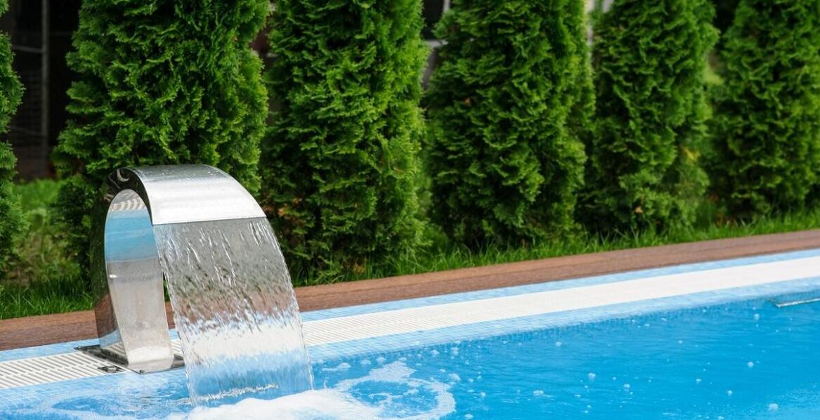 Die wesentlichen Vorteile von maßgefertigten Poolmöbeln