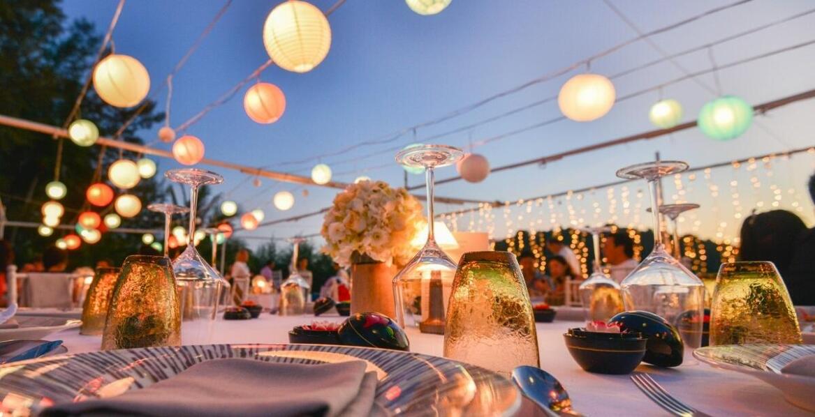 Wesela z widokiem na rzekę – jakie są zalety takiej lokalizacji?