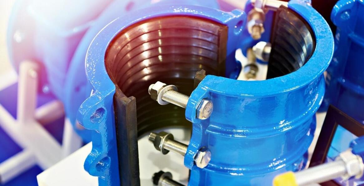 Elementy montażowe w sklepie z narzędziami: Co warto wiedzieć przed zakupem?