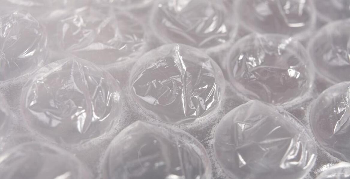 Czy folia pęcherzykowa może być ekologiczna? Możliwości i wyzwania