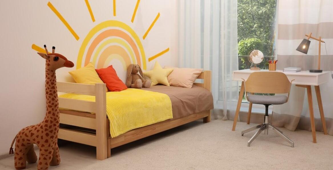 Jakie firany na wymiar wybrać do pokoju dziecięcego?