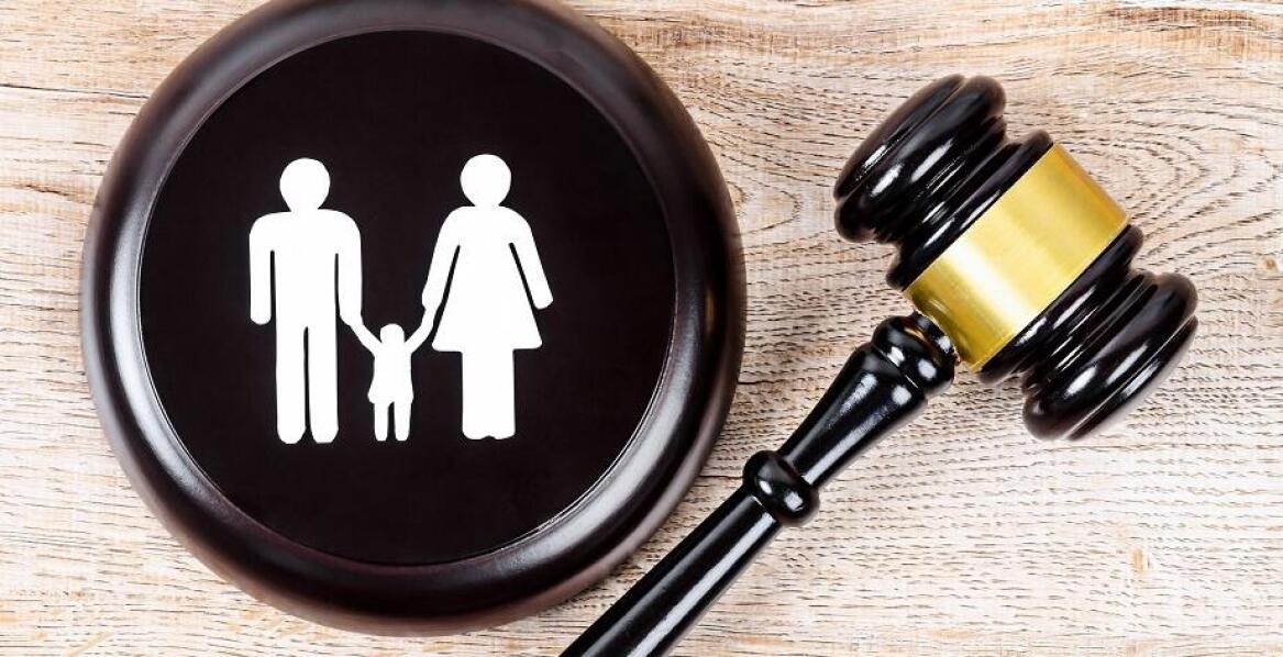 Czy warto skorzystać z usług komornika w przypadku trudności w egzekucji alimentów?