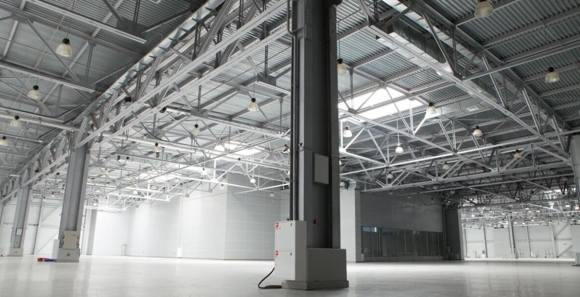 Jak precyzyjna lokalizacja wycieków wpływa na osuszanie pomieszczeń?