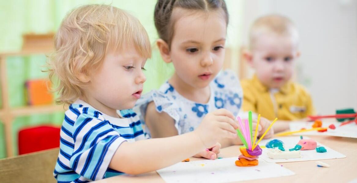 Grafomotoryka jako kluczowy element w nauce czytania dla przedszkolaków