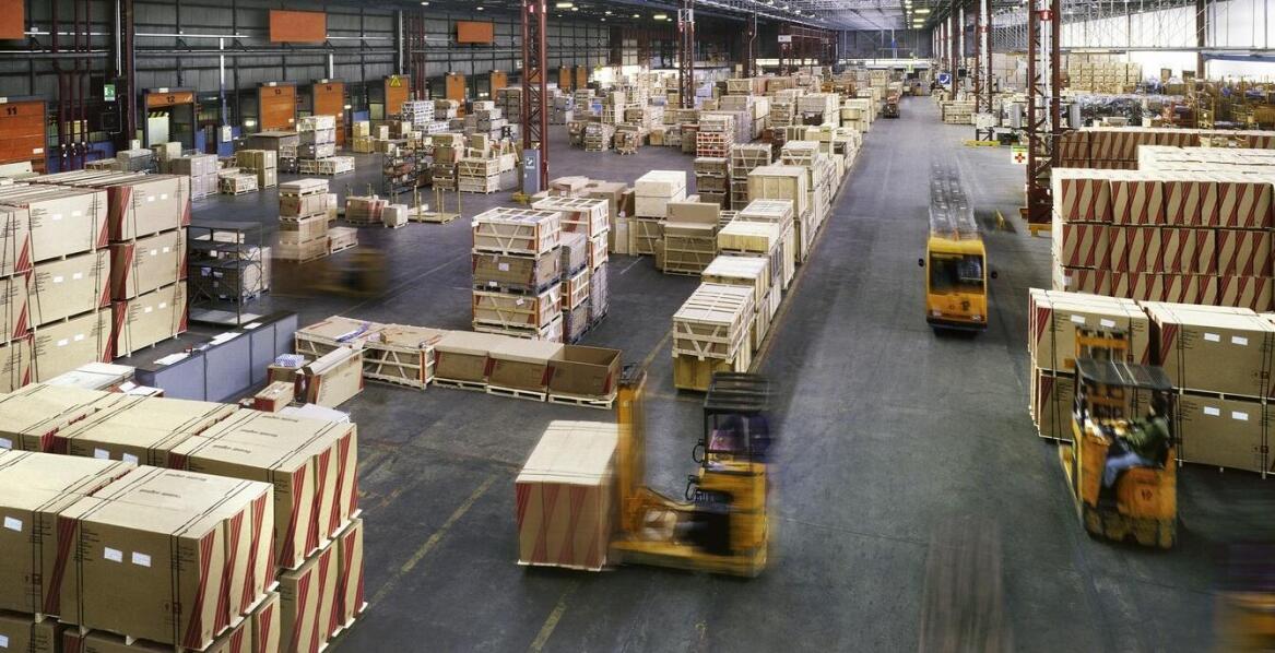 Kluczowe strategie optymalizacji usług logistycznych dla firm działających online