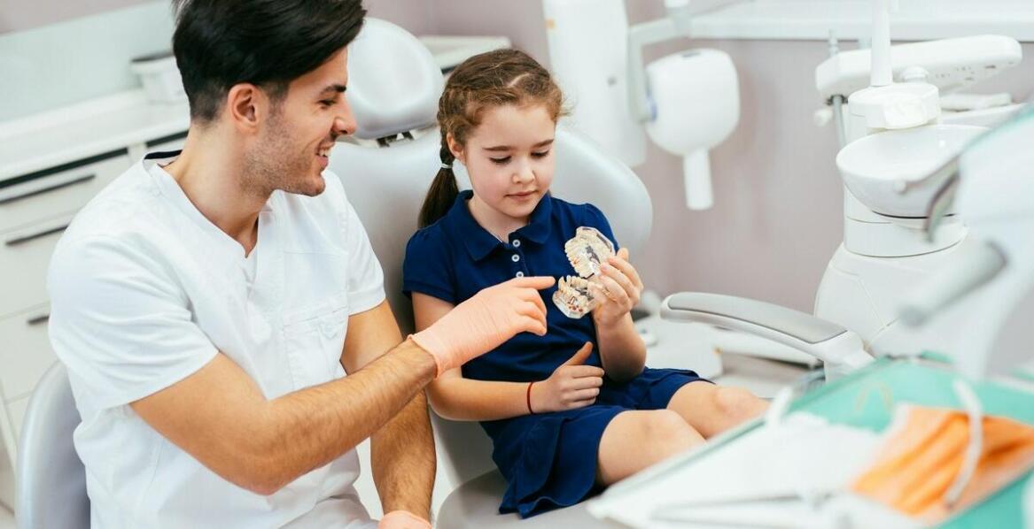Co robić, gdy dziecko boi się wyrywania zębów mlecznych?