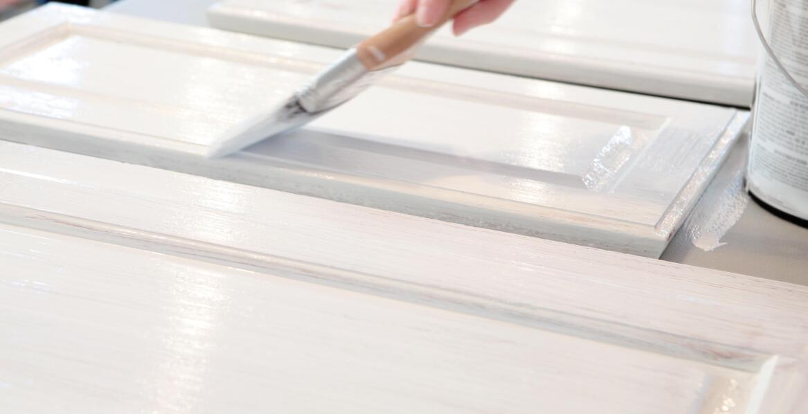 Zastosowanie nowoczesnych technik w malowaniu wyrobów z drewna