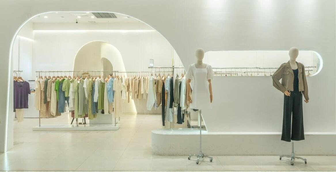 Jak subtelna biżuteria spin and gold podkreśla minimalizm w modzie?