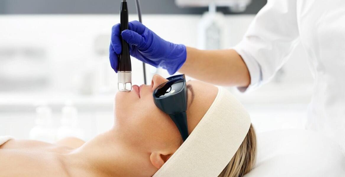Najnowsze zastosowania lasera pikosekundowego w medycynie estetycznej