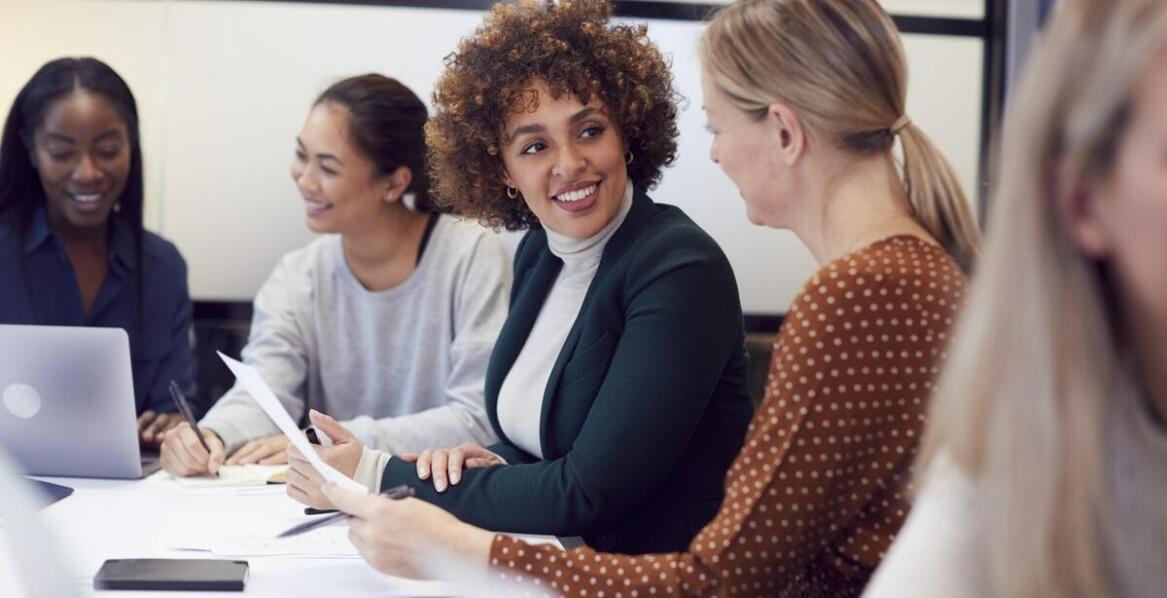 Jak prawnik do spraw rodzinnych może pomóc w postępowaniach dotyczących opieki zastępczej?
