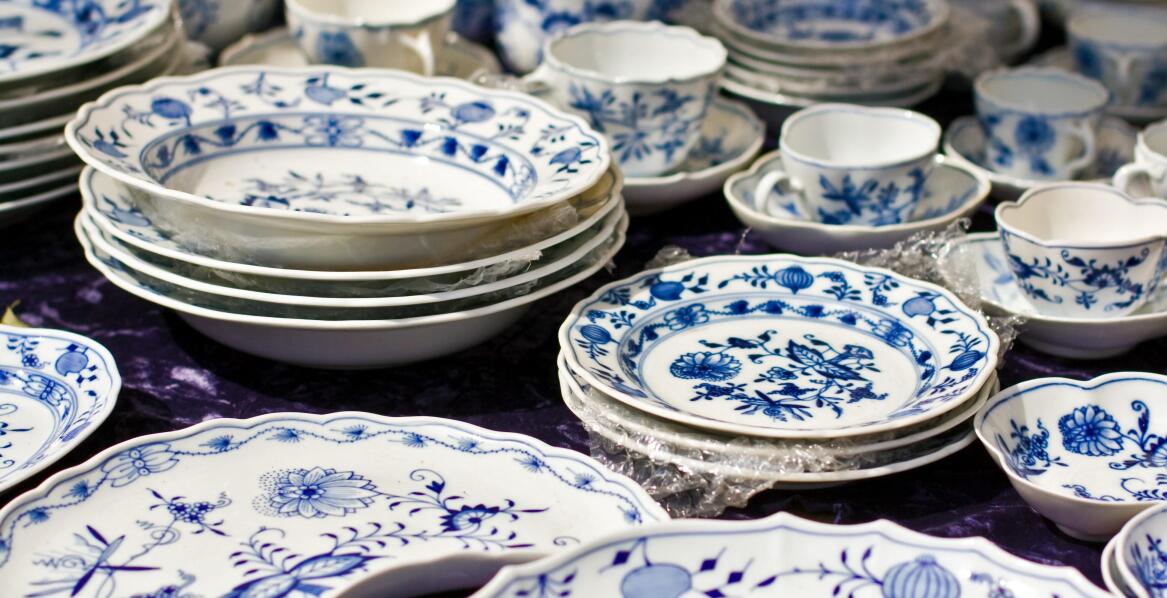 The Impact of Artistic Decorations on the Functionality of Ceramic Plates
