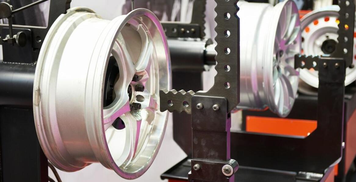 Dlaczego warto wybrać Farco Poznań do renowacji felg?