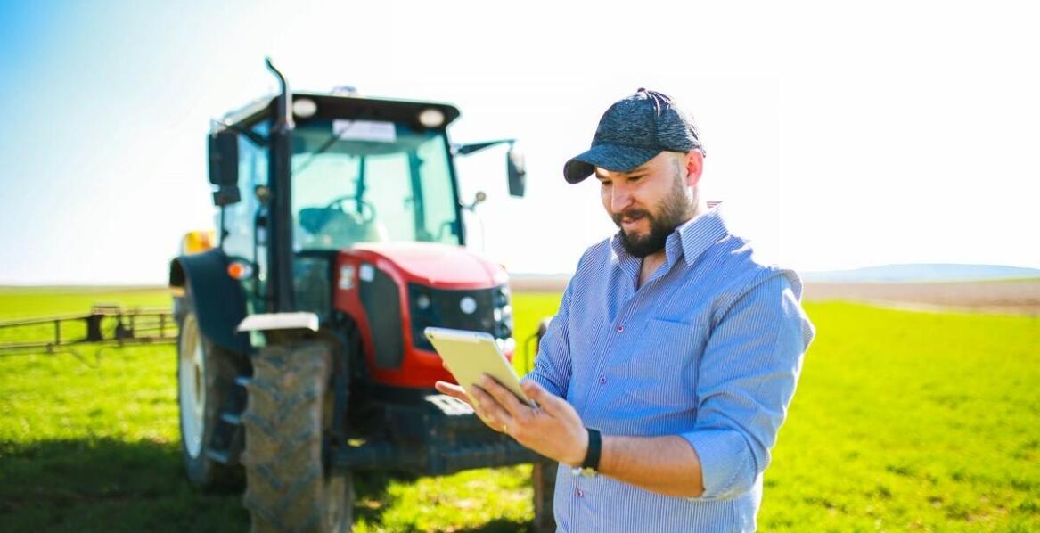 Jak dostosować oprogramowanie dla rolników do specyficznych potrzeb gospodarstwa?