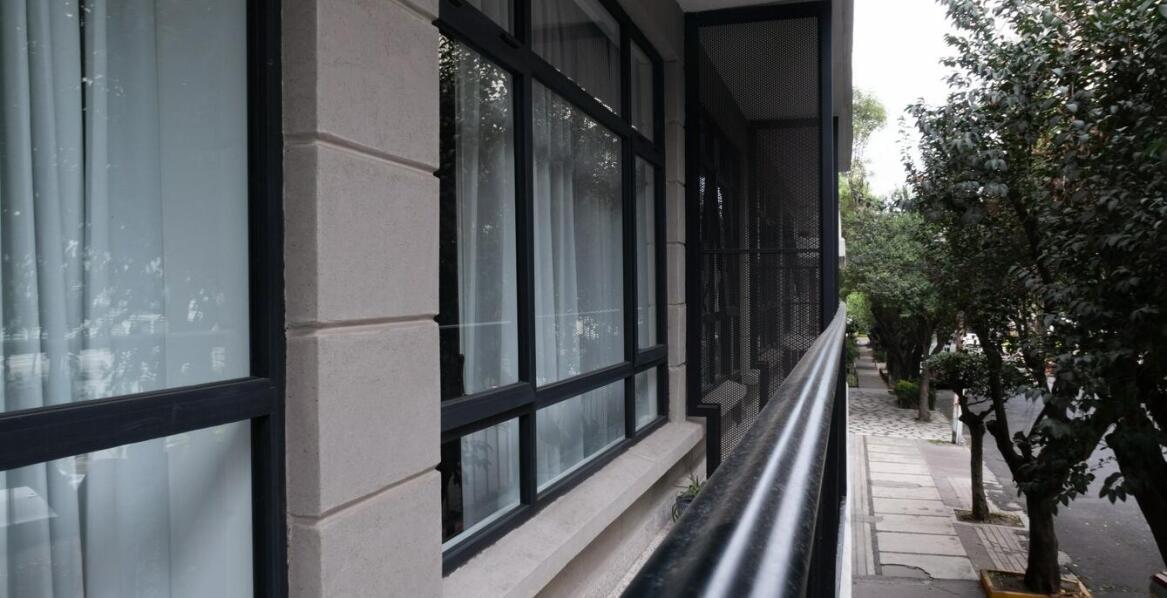 Zastosowanie sztachet balkonowych plastikowych w projektach renowacyjnych