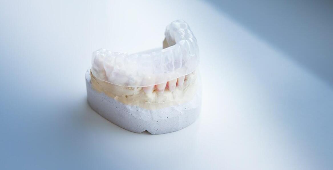 Jakie są przeciwwskazania do stosowania protez elastycznych?