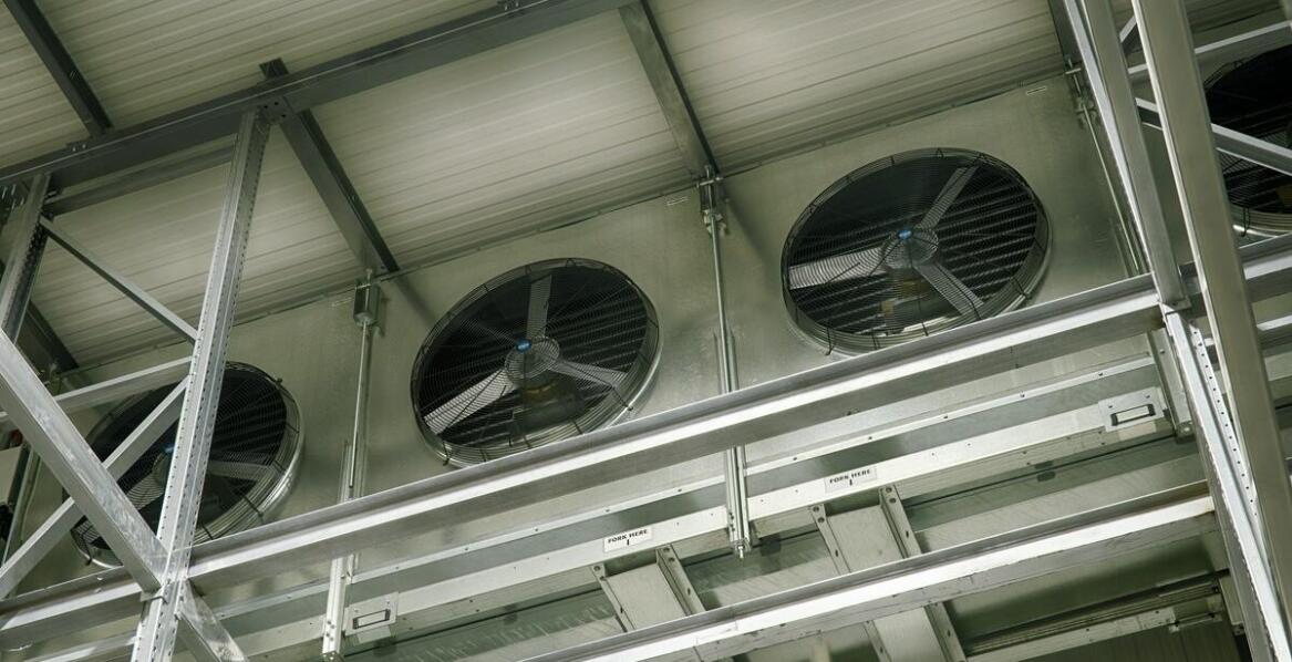 W jaki sposób odpowiednia wentylacja może wydłużyć żywotność sprężarek?