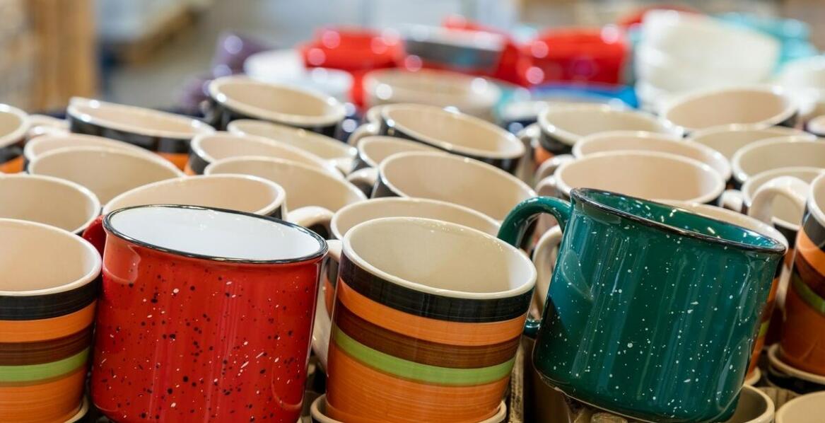 Jakie miseczki dla psa najlepiej sprawdzają się przy karmach mokrych?