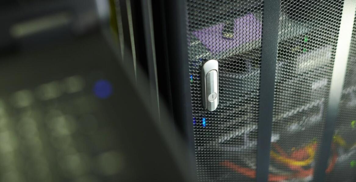 Wpływ wysokiej dostępności serwera HTTP na działanie aplikacji webowych