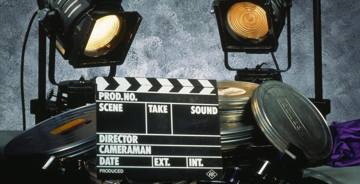 Dom do filmu a budżet produkcji – jak efektywnie zarządzać kosztami