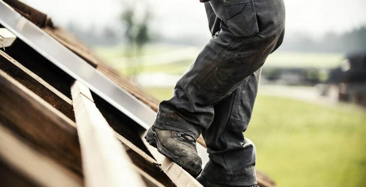 Porównanie krojów spodni roboczych ocieplanych – slim fit vs. standardowe