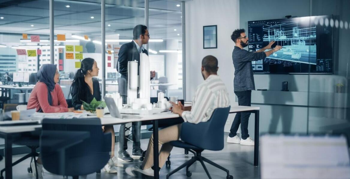 Kurs BHP Warszawa: Co powinien zawierać program szkoleniowy?