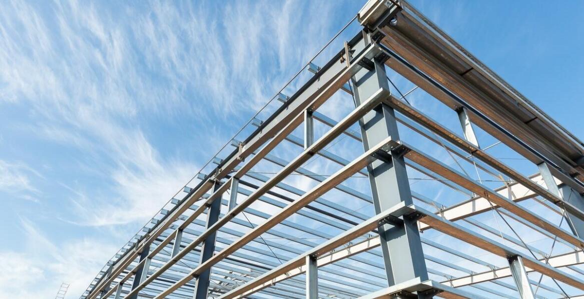 Dlaczego stal nierdzewna jest idealnym wyborem do nowoczesnych instalacji budowlanych?