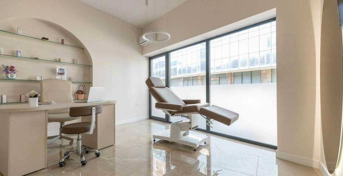 Wysoka jakość materiałów w meblach – co to oznacza dla klienta?