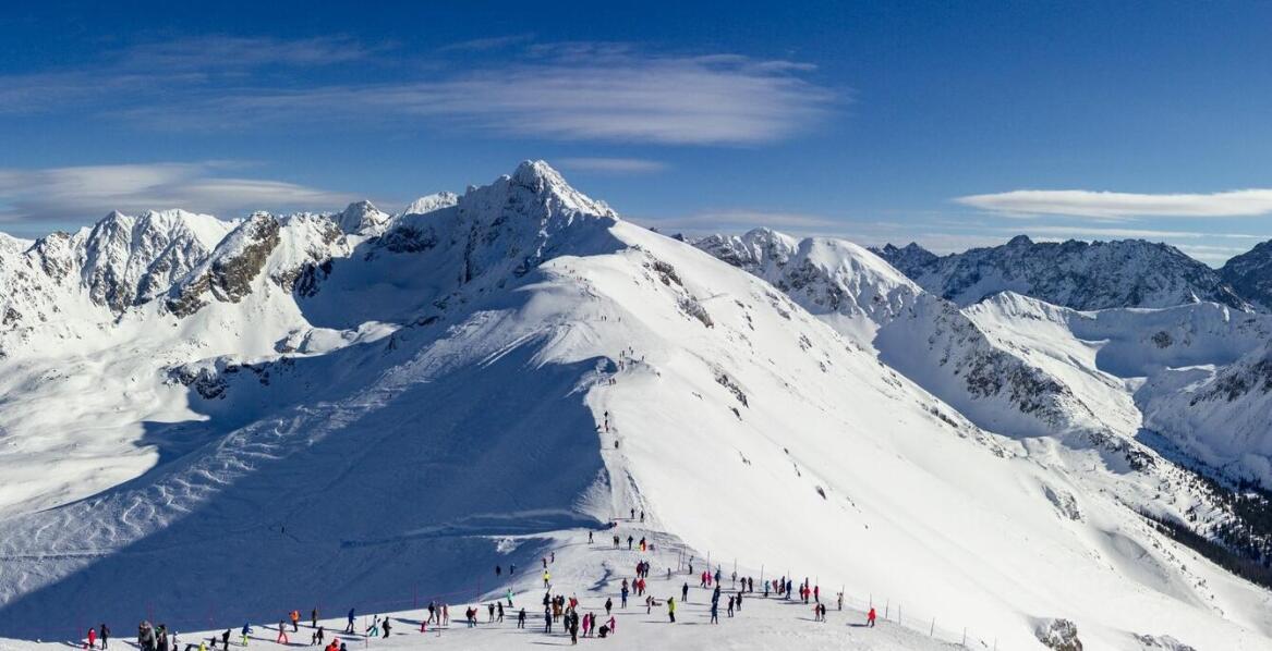 Najciekawsze wydarzenia snowboardowe w Alpach podczas sezonu