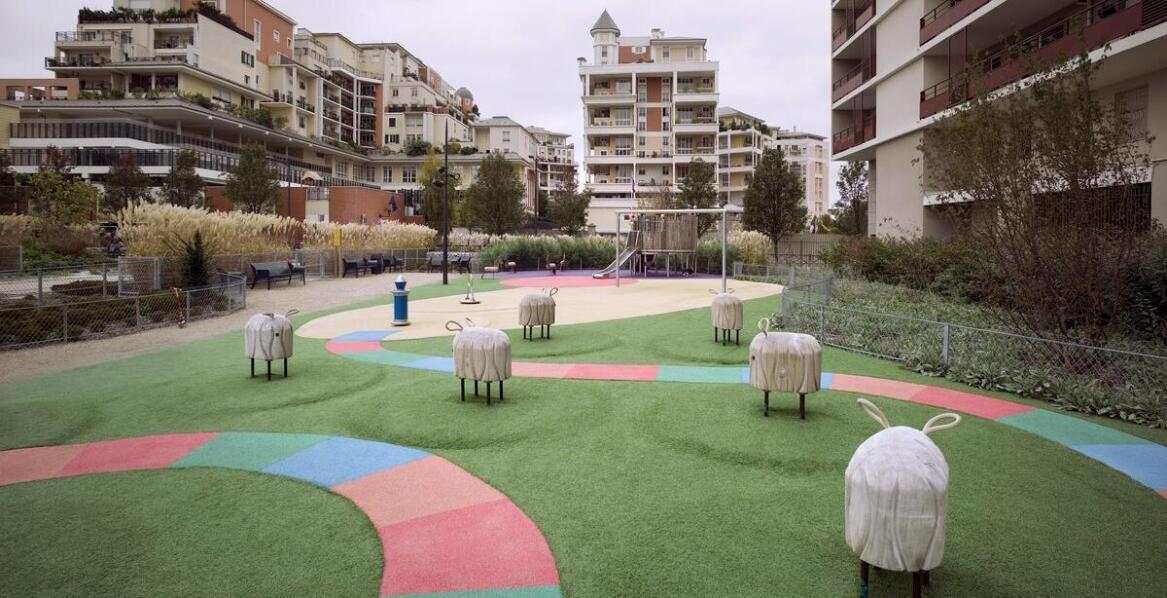 Sala zabaw w hotelu – co zapewniamy dzieciom podczas pobytu?