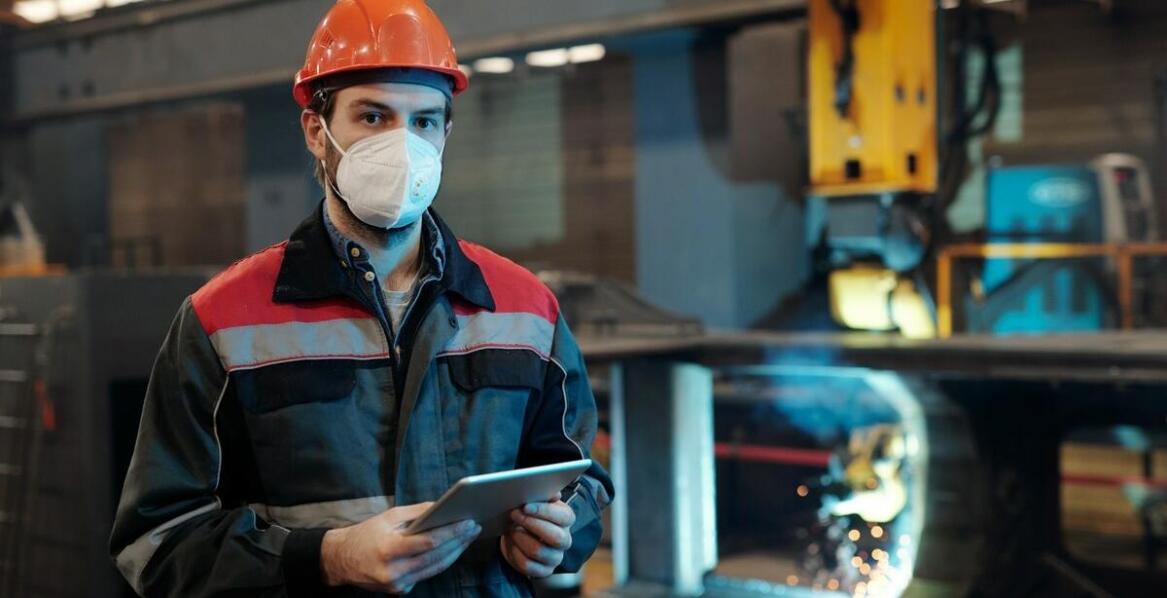 Jakie zastosowania ma maska SR540 w przemyśle chemicznym?