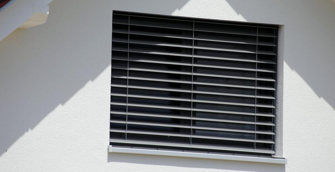 Jakie zalety niosą ze sobą innowacyjne systemy nawiewników w stolarkach otworowych?