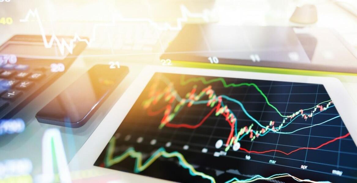 Jak kurs dolara wpływa na atrakcyjność oferty kantorów?