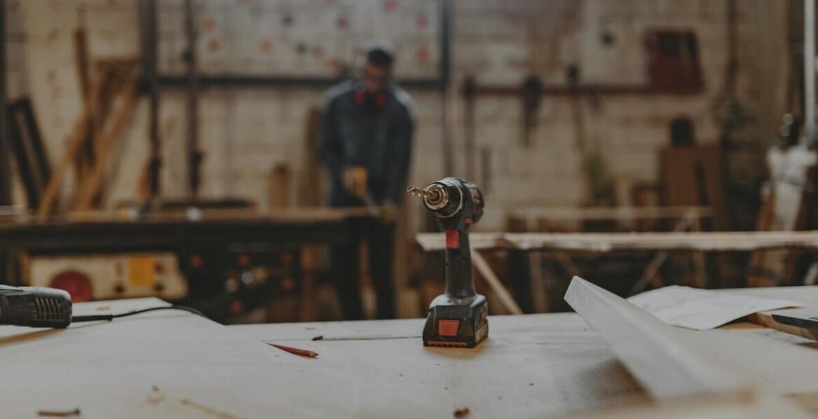 Jak bateria 18V 3Ah może zwiększyć efektywność pracy na budowie?