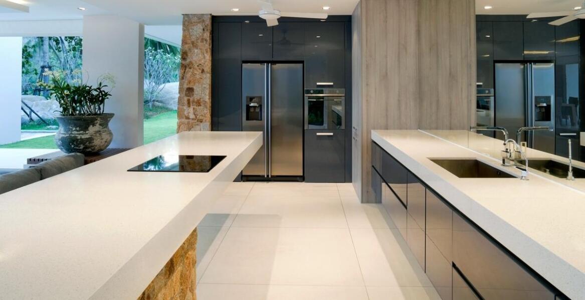 Porcelanowy blat kuchenny – idealne rozwiązanie do kuchni o wysokiej wilgotności