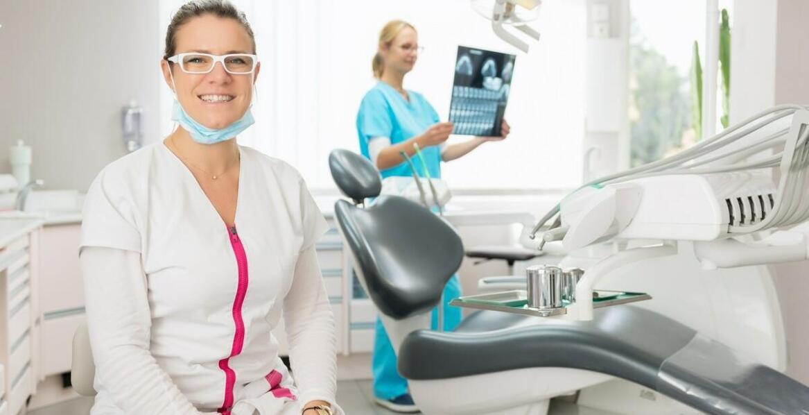 Zabiegi stomatologiczne dla dzieci – co warto wiedzieć przed wizytą?