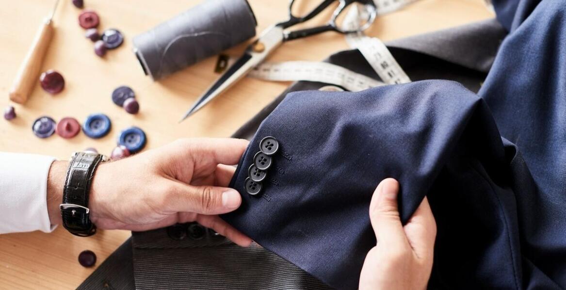 Garnitury damskie na miarę – jakie opcje personalizacji są dostępne?