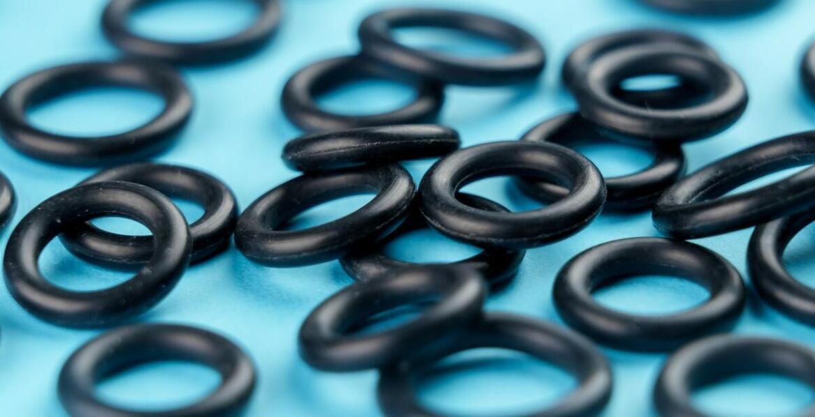 Wpływ materiałów NBR i EPDM na efektywność uszczelnień w trudnych warunkach