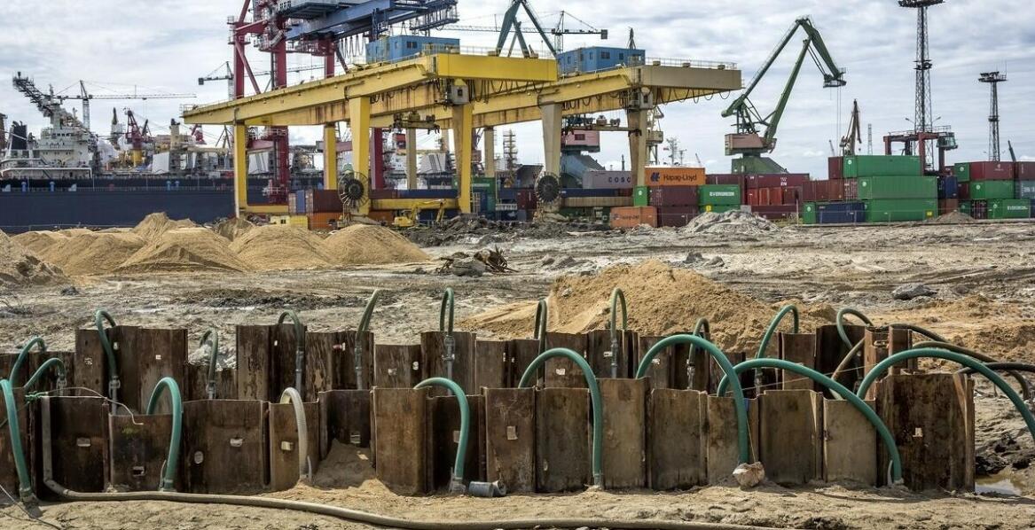 Jakie są zalety wykorzystywania płyt statycznych VSS w ocenie nośności terenu?