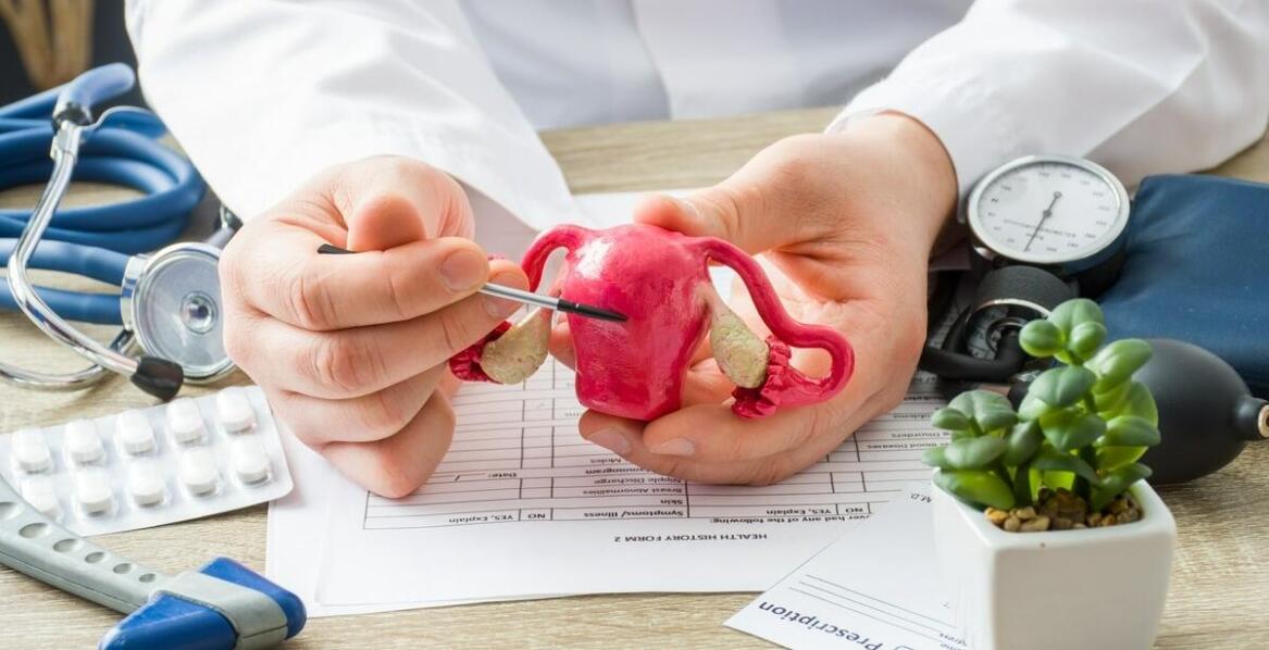 Jak ginekolog może pomóc w problemach hormonalnych?