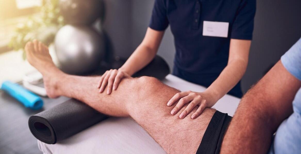 Co pacjenci mówią o podejściu doktora Pawła Olszewskiego do rehabilitacji?