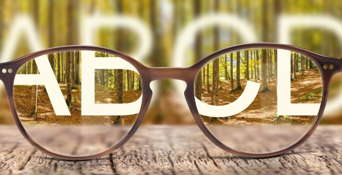 Korzyści płynące z wyboru okularów progresywnych dla osób w średnim wieku