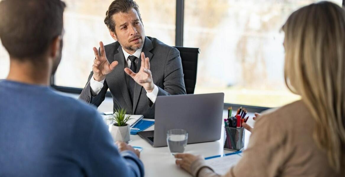 Jak radca prawny pomaga w mediacjach dotyczących podziału majątku?