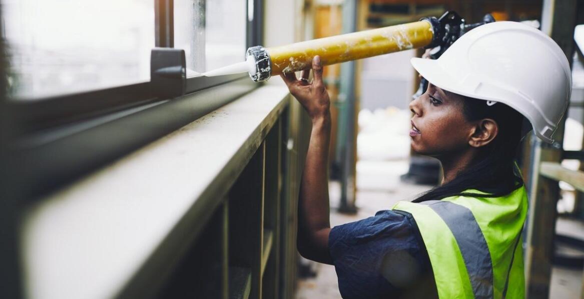 Jakie korzyści przynosi uszczelnianie kominów w nowoczesnych budynkach?