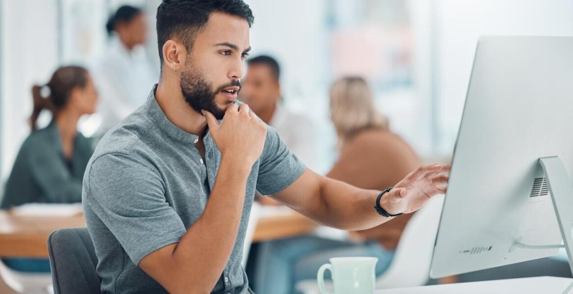 Jakie są korzyści z integracji kanałów komunikacji online i offline?