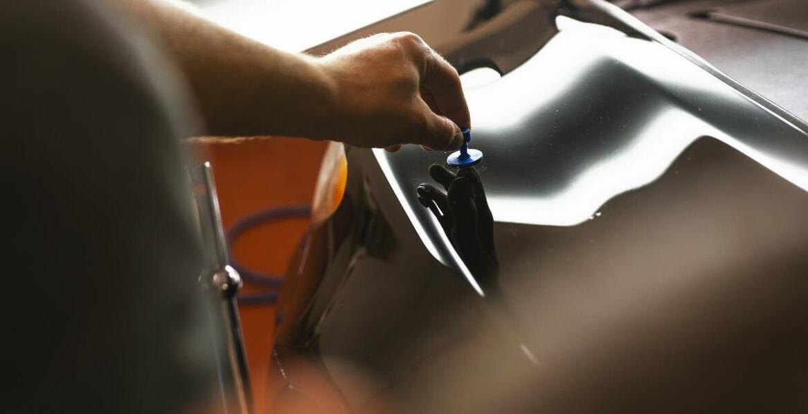 Jak odtłuszczanie i wytrawianie przygotowuje powierzchnie do galwanizacji?